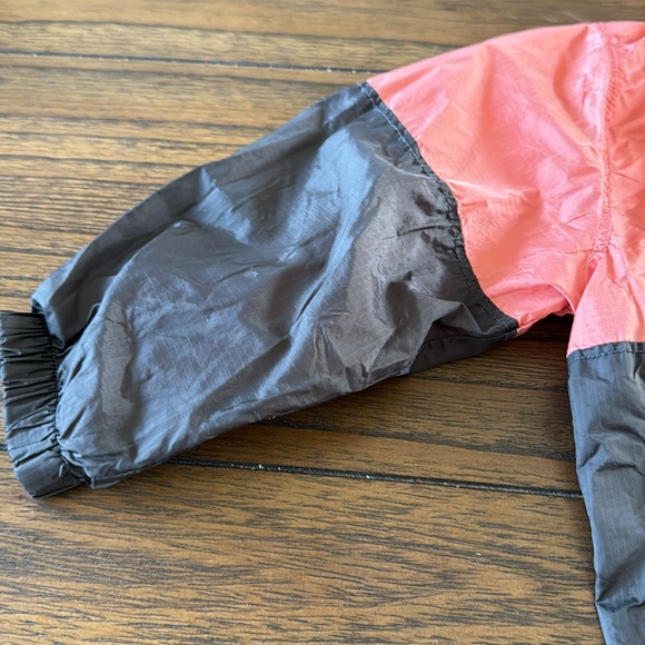 2 great light weight old navy jacket!!! One with a hood! - Picture 8 of 9